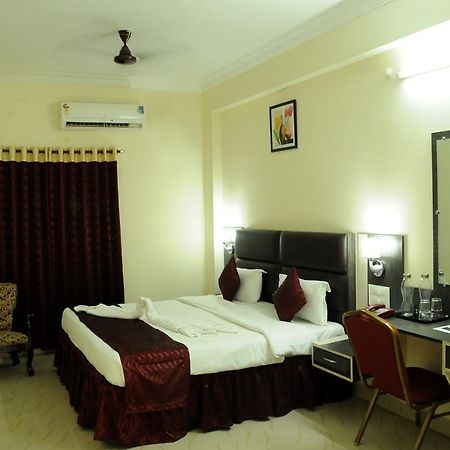 Vihas Inn Tirupati Exterior foto