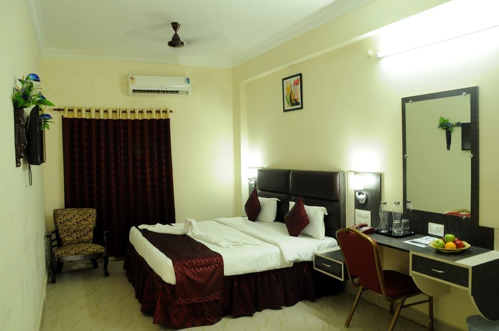 Vihas Inn Tirupati Exterior foto
