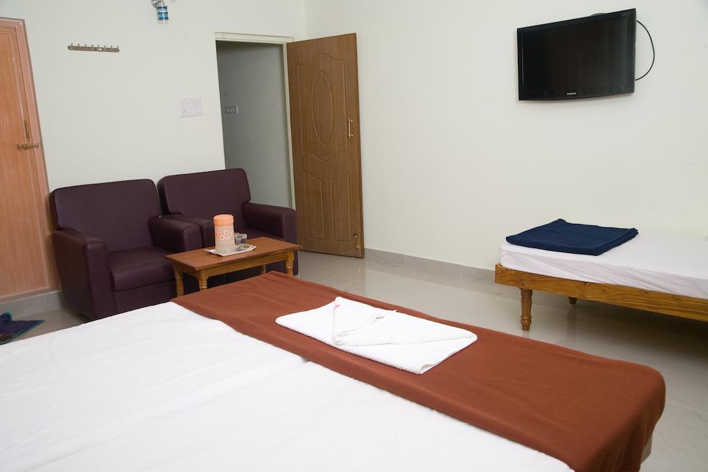 Vihas Inn Tirupati Exterior foto